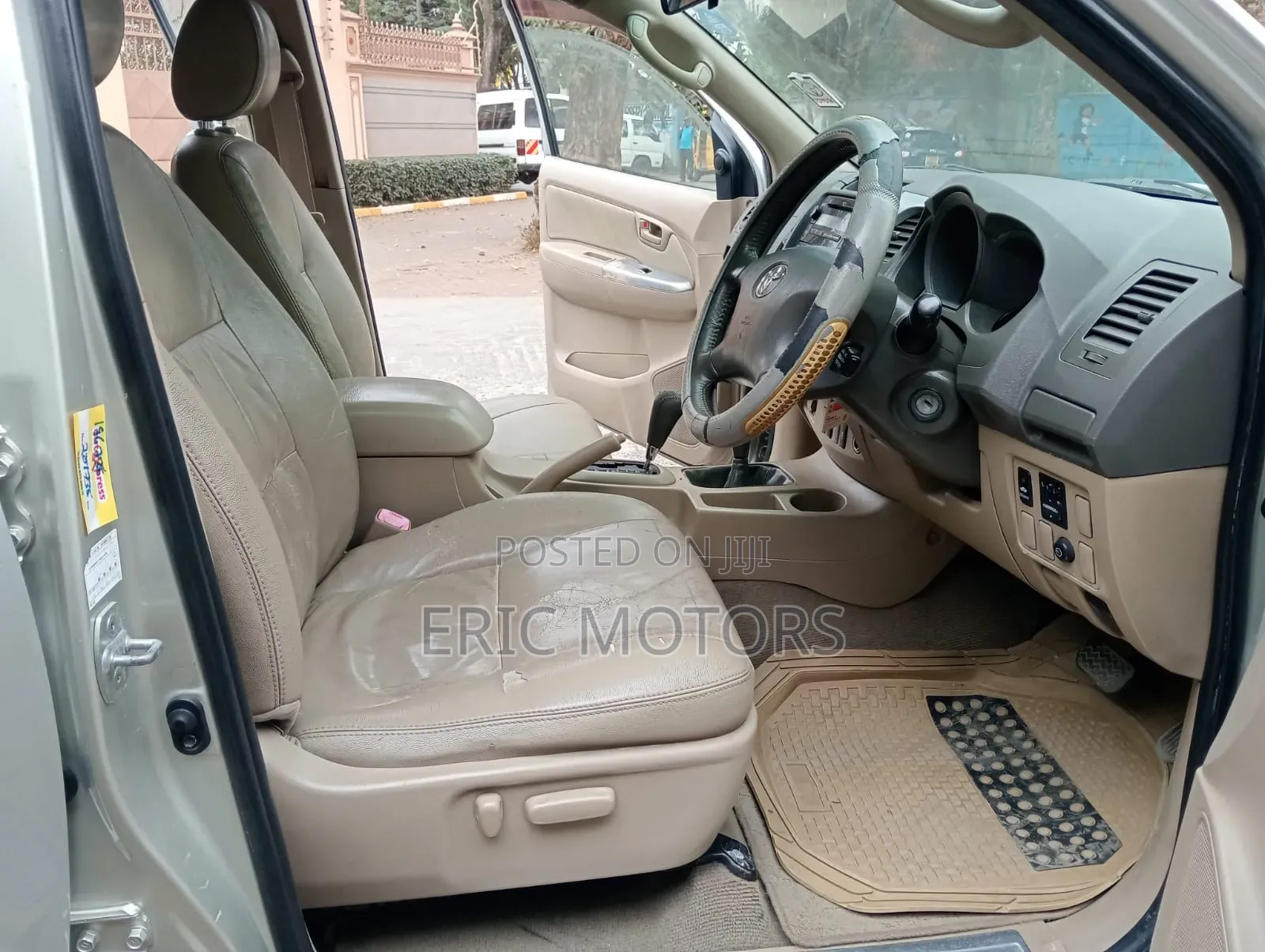 Toyota Hilux 2010 Silver