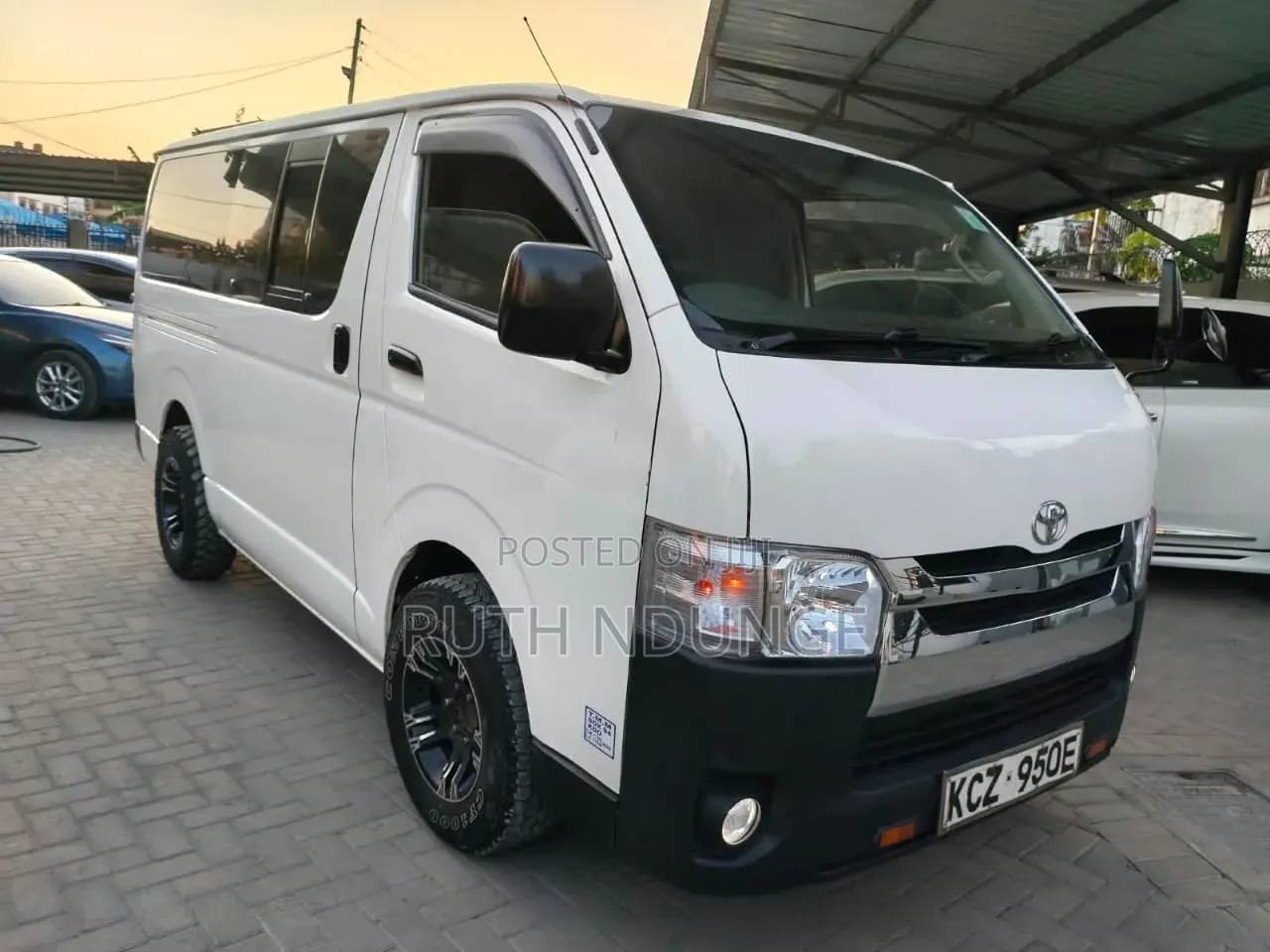 Toyota HiAce 2014 White
