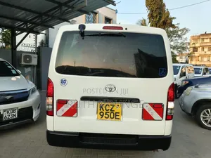 Toyota HiAce 2014 White