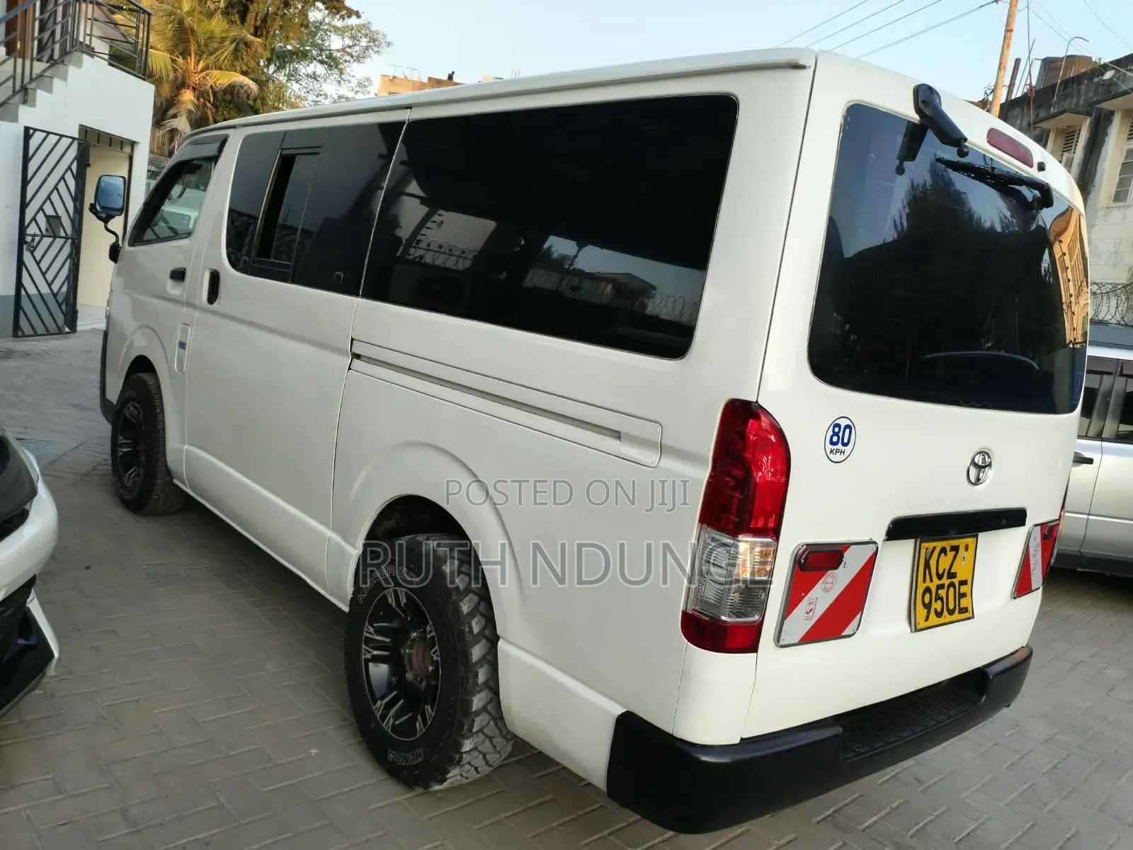 Toyota HiAce 2014 White
