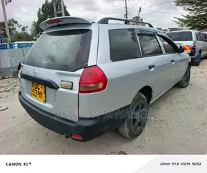 Nissan Advan 2002 Silver