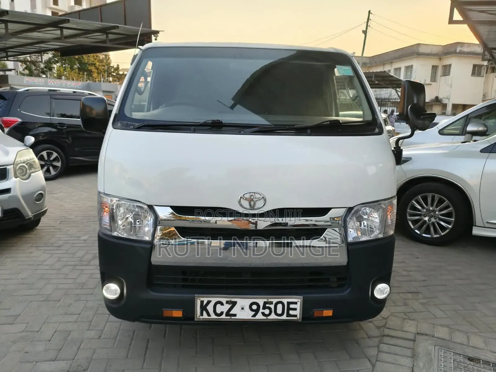 Toyota HiAce 2014 White