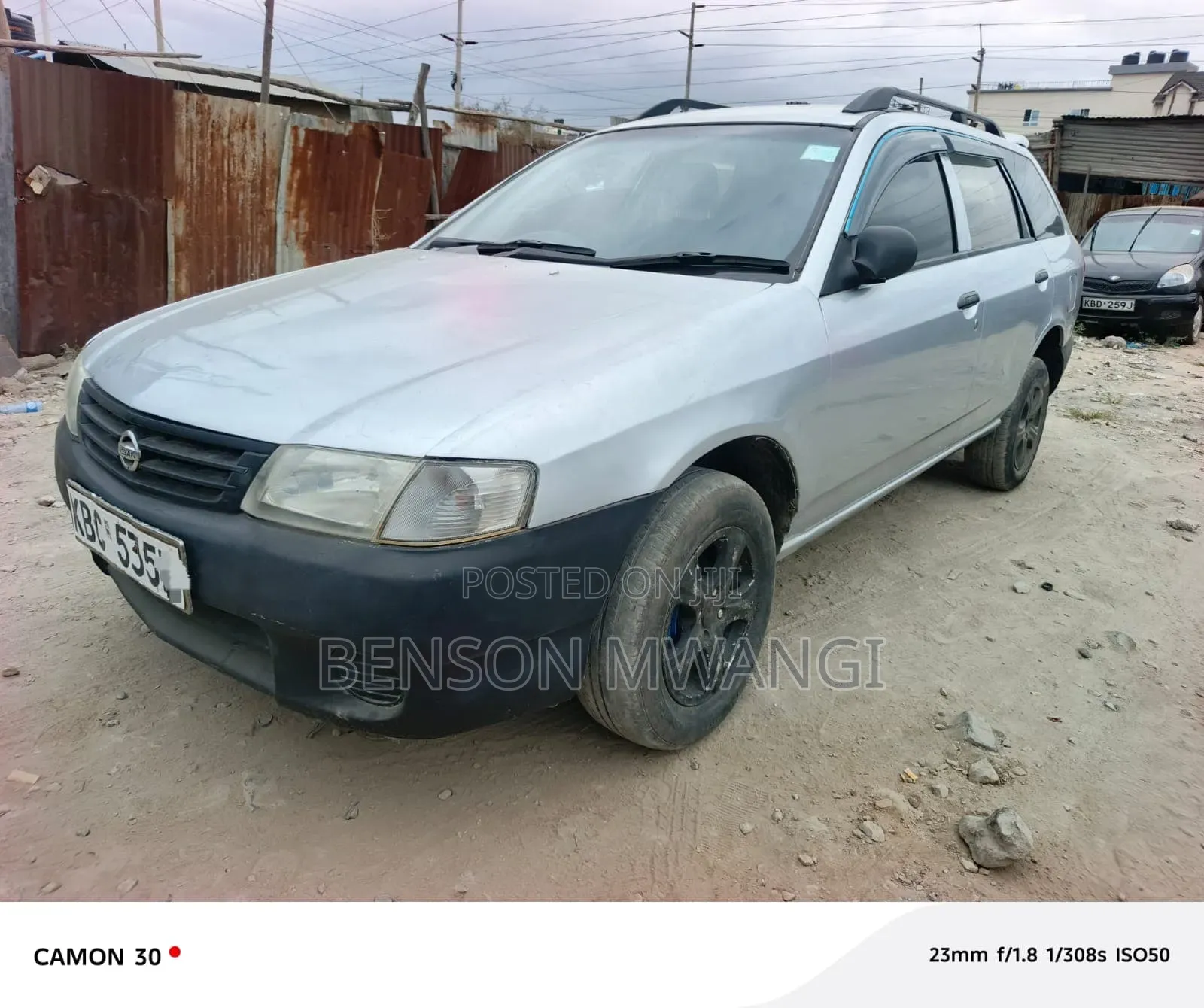 Nissan Advan 2002 Silver