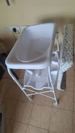 2-in-1 Baby Changing Table and Bath Station