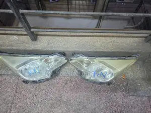 Toyota Ractis 2010-2014 Non Xenon Headlights