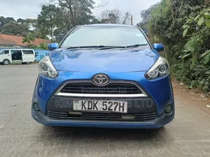 Toyota Sienta 1.5 FWD 2014 Blue