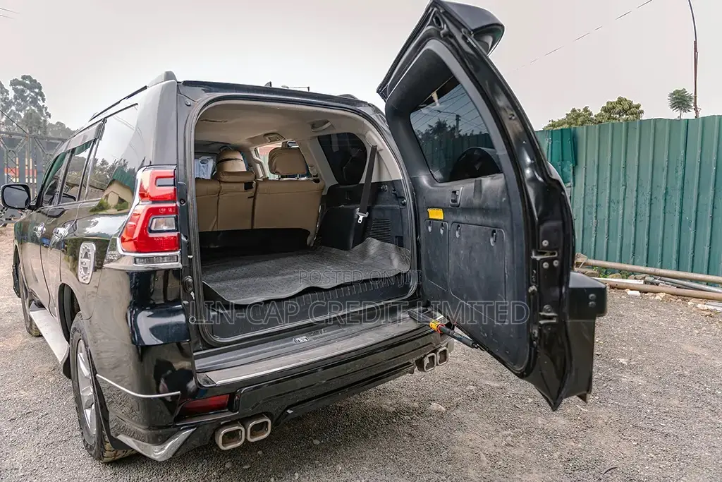 Toyota Land Cruiser 2015 Black