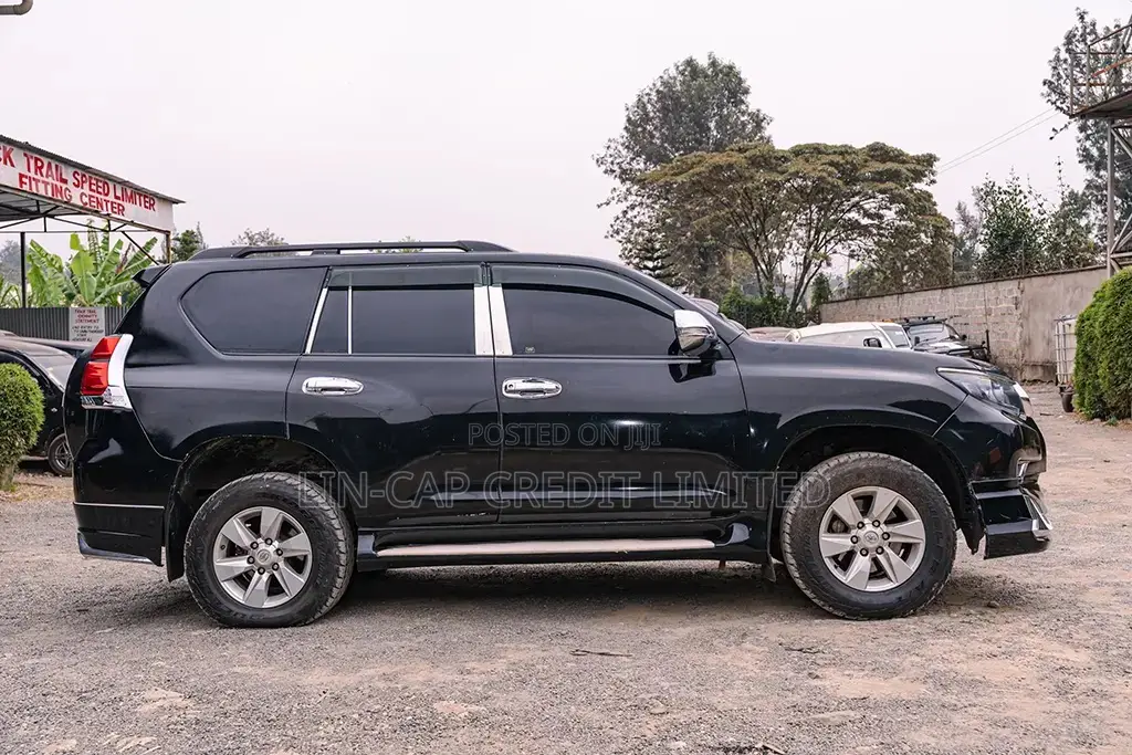 Toyota Land Cruiser 2015 Black