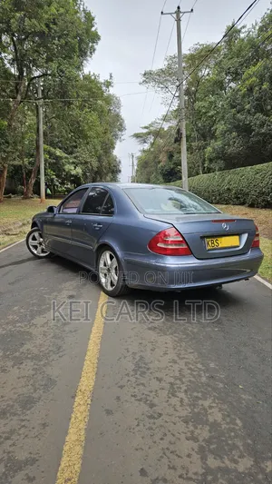 Mercedes-Benz E280 2005 Blue