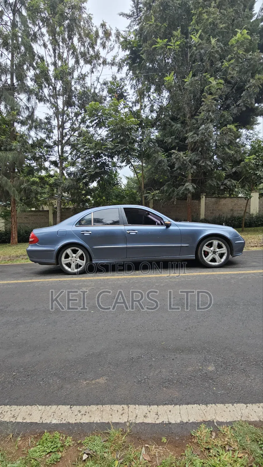 Mercedes-Benz E280 2005 Blue