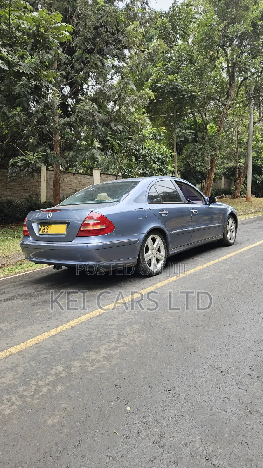 Mercedes-Benz E280 2005 Blue