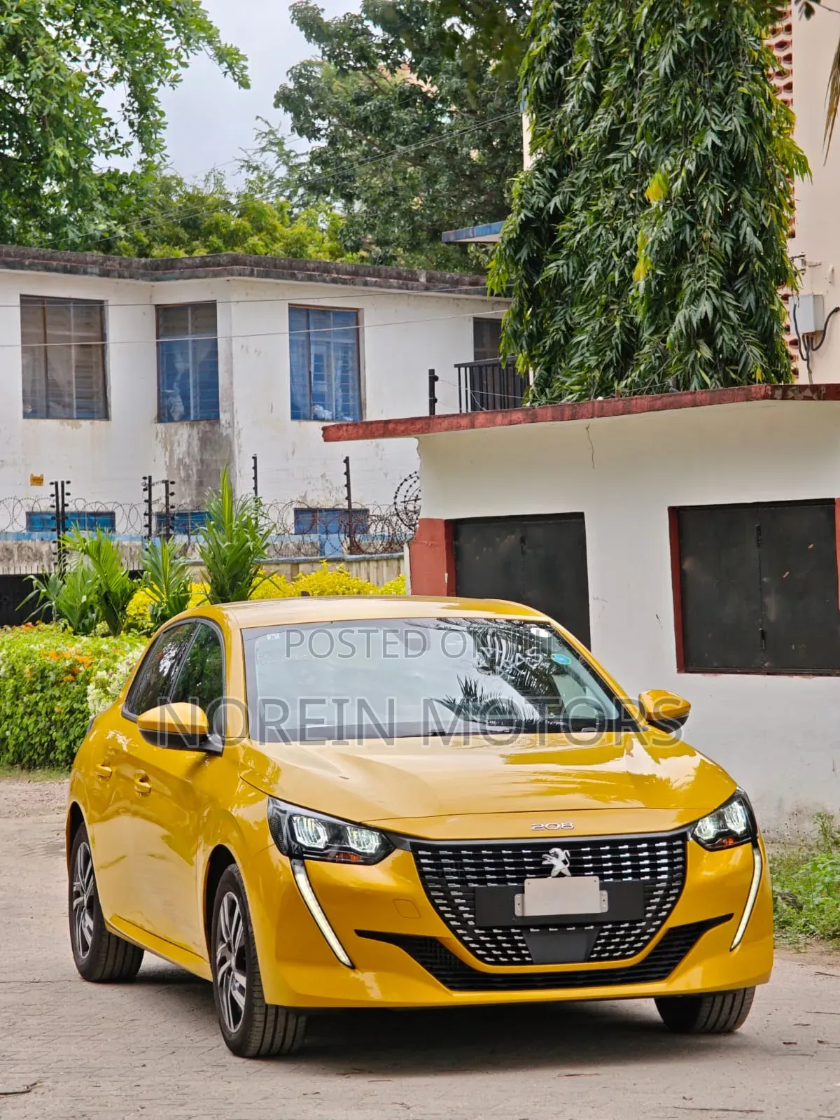 Peugeot 208 2019 Yellow