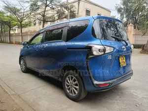 Toyota Sienta 1.5 FWD 2014 Blue
