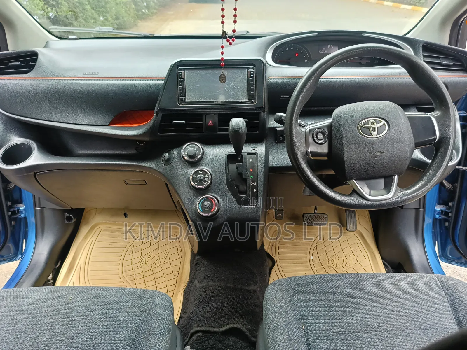 Toyota Sienta 1.5 FWD 2014 Blue