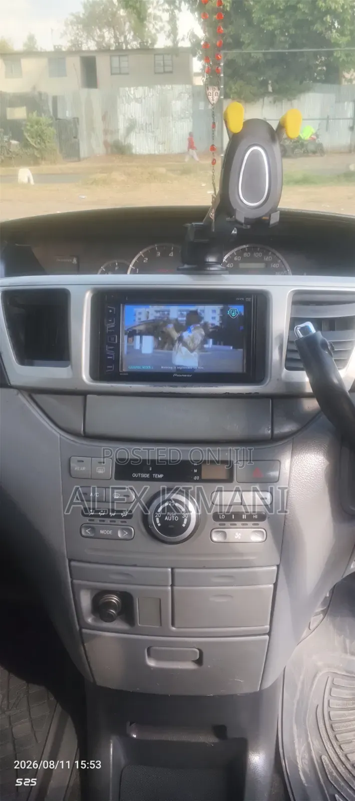 Toyota Voxy 2005 Silver