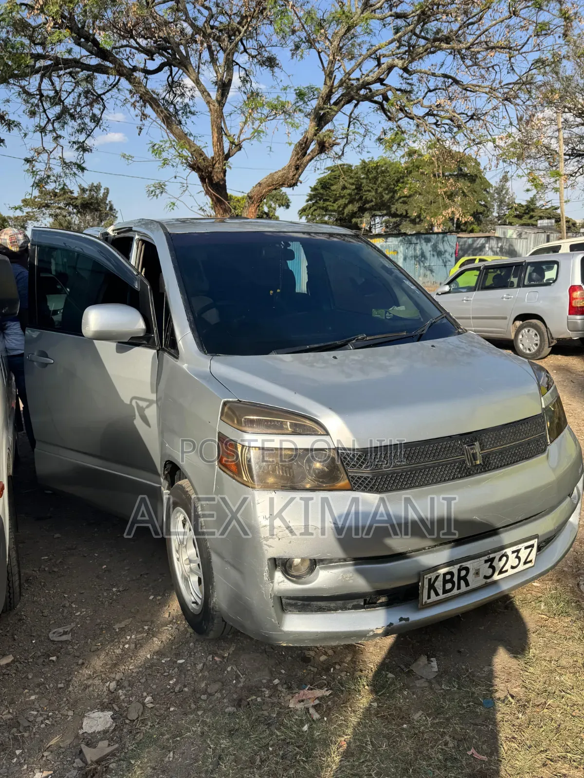 Toyota Voxy 2005 Silver