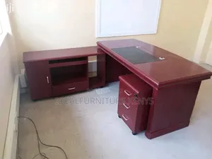 Executive Office Desk - Brown Mahogany Office Table