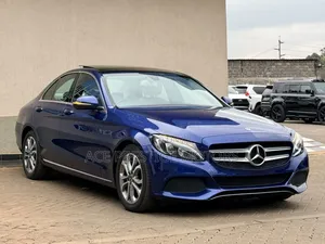 Mercedes-Benz C200 2019 Blue