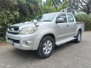Toyota Hilux 2010 Silver