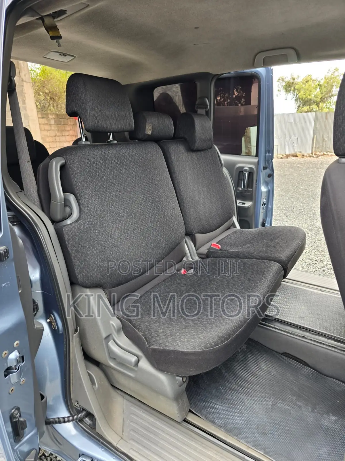 Toyota Sienta 1.5 FWD 2012 Blue