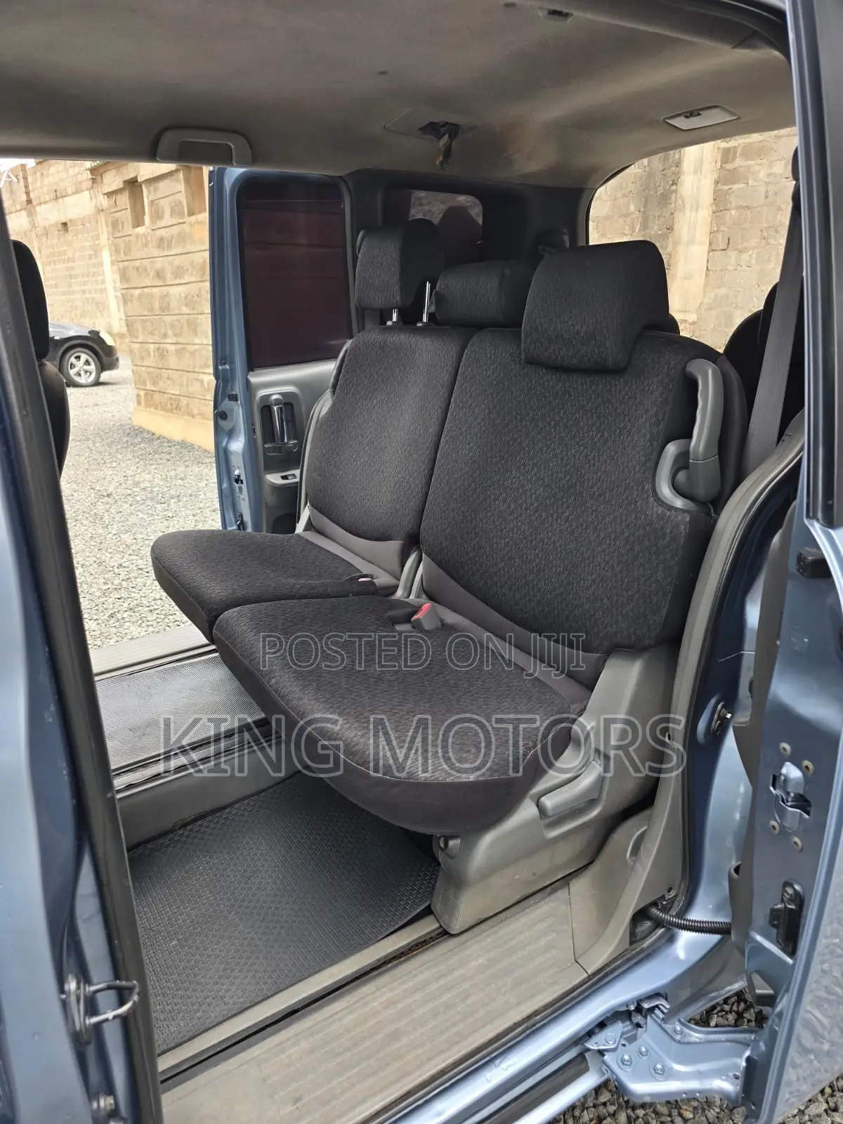 Toyota Sienta 1.5 FWD 2012 Blue