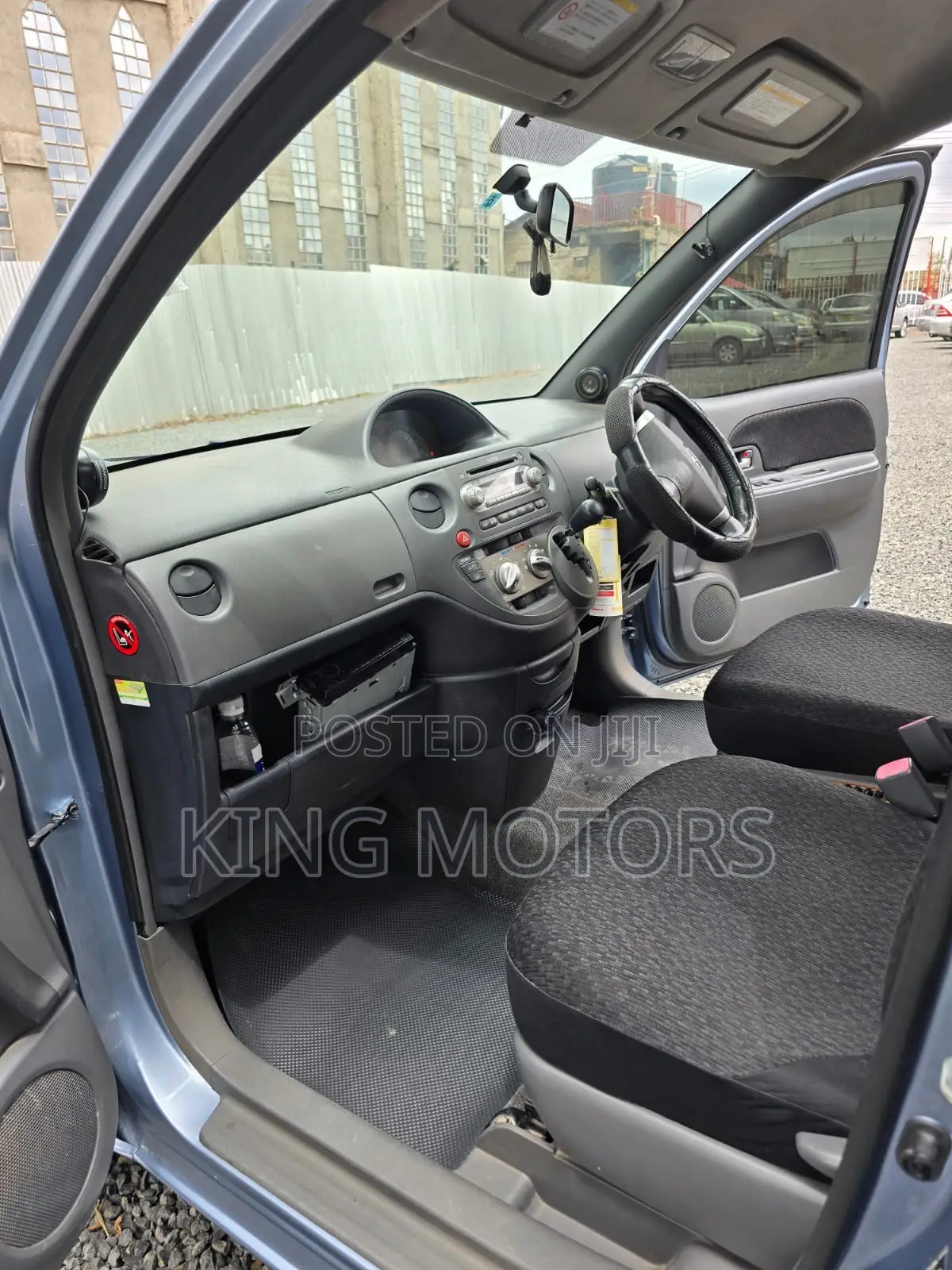 Toyota Sienta 1.5 FWD 2012 Blue