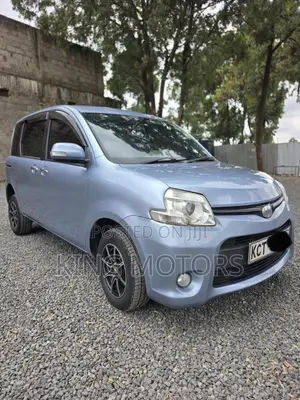 Toyota Sienta 1.5 FWD 2012 Blue