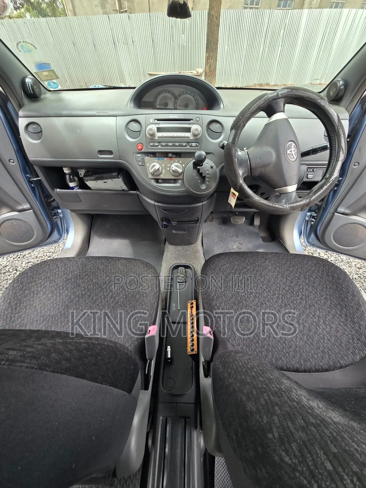 Toyota Sienta 1.5 FWD 2012 Blue