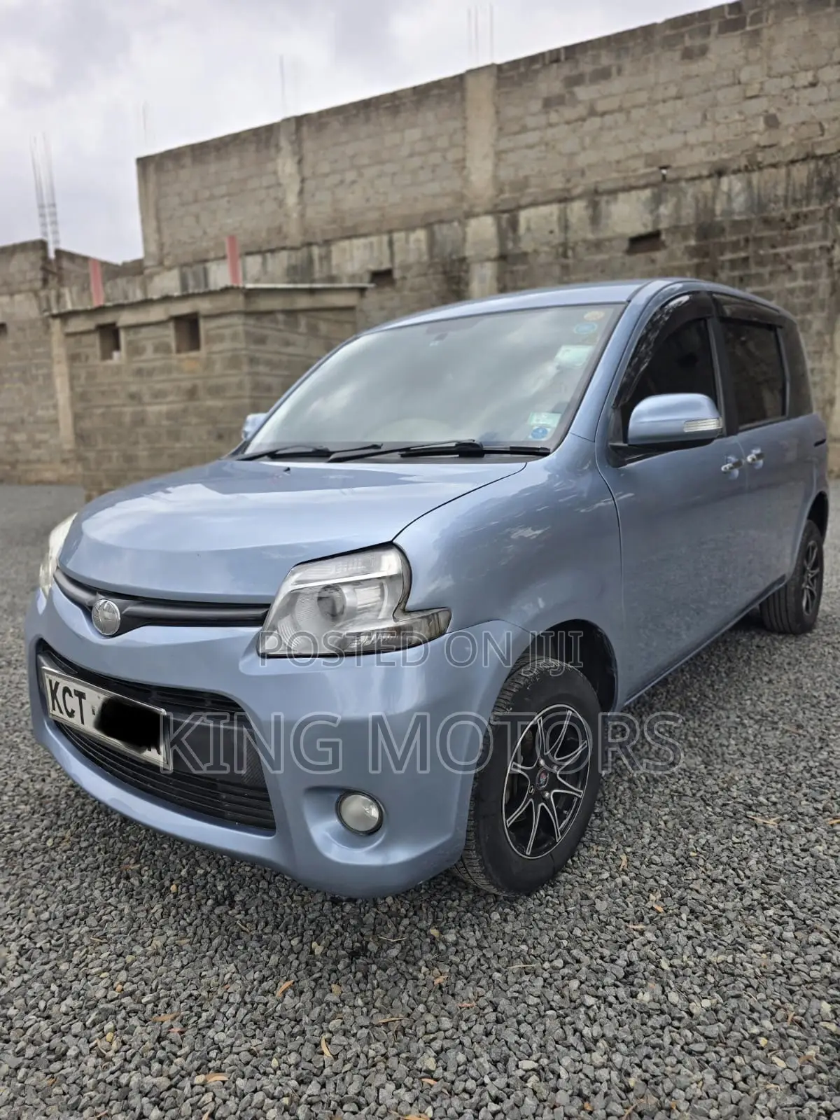 Toyota Sienta 1.5 FWD 2012 Blue