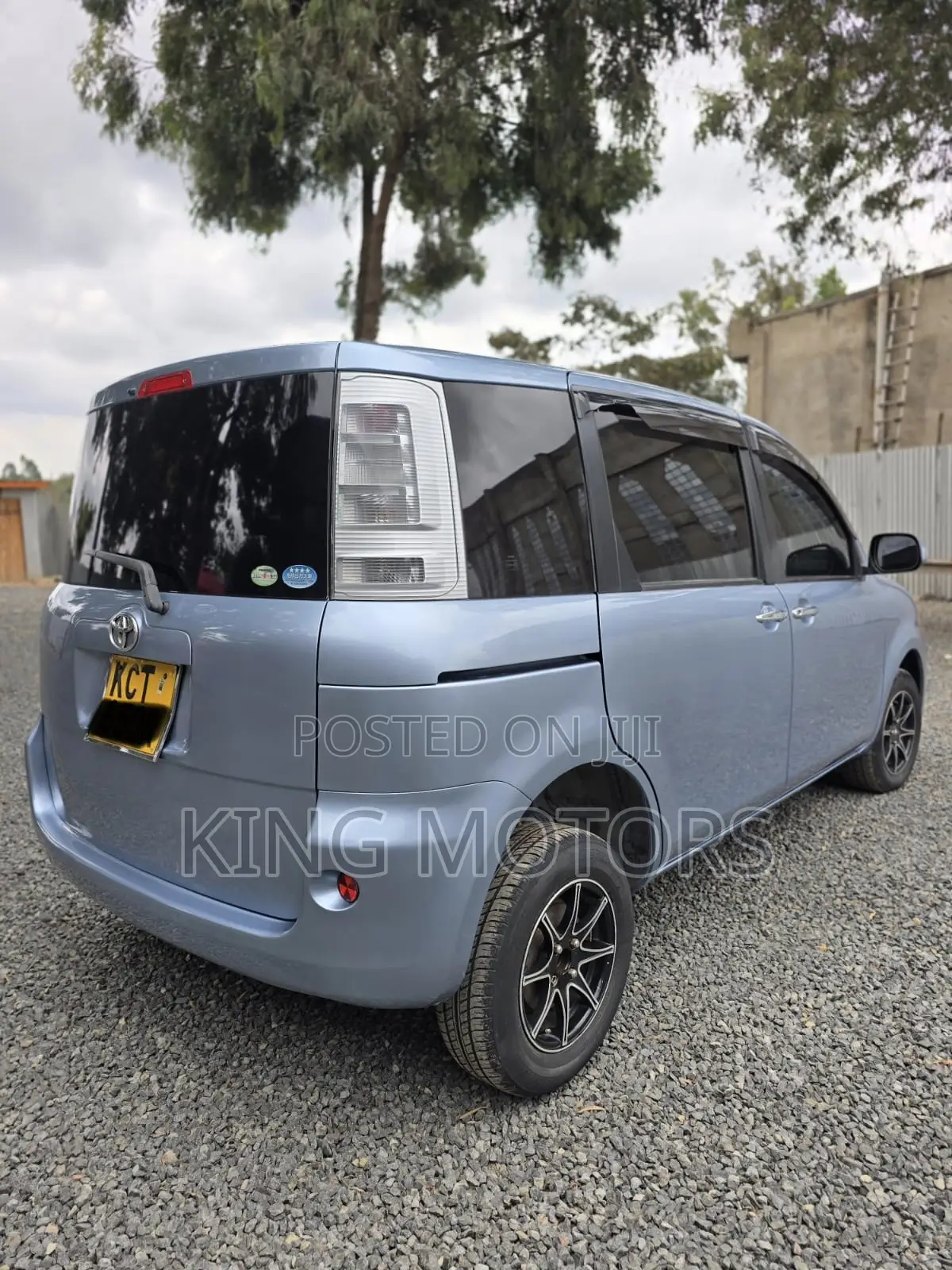 Toyota Sienta 1.5 FWD 2012 Blue