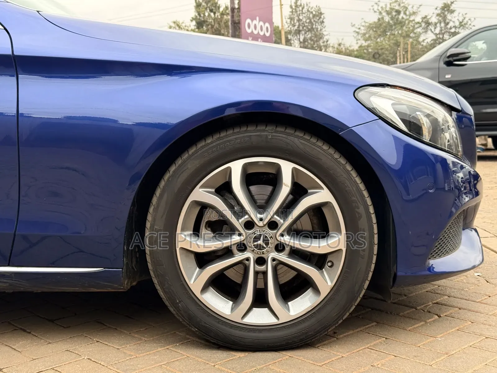 Mercedes-Benz C200 2019 Blue