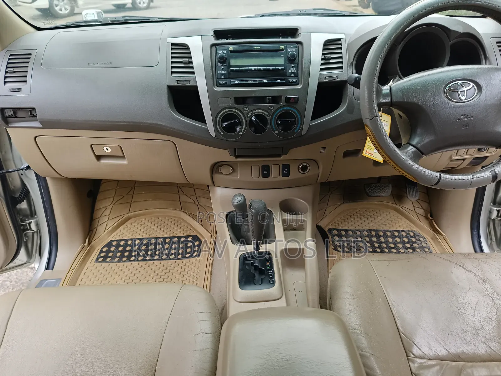 Toyota Hilux 2010 Silver