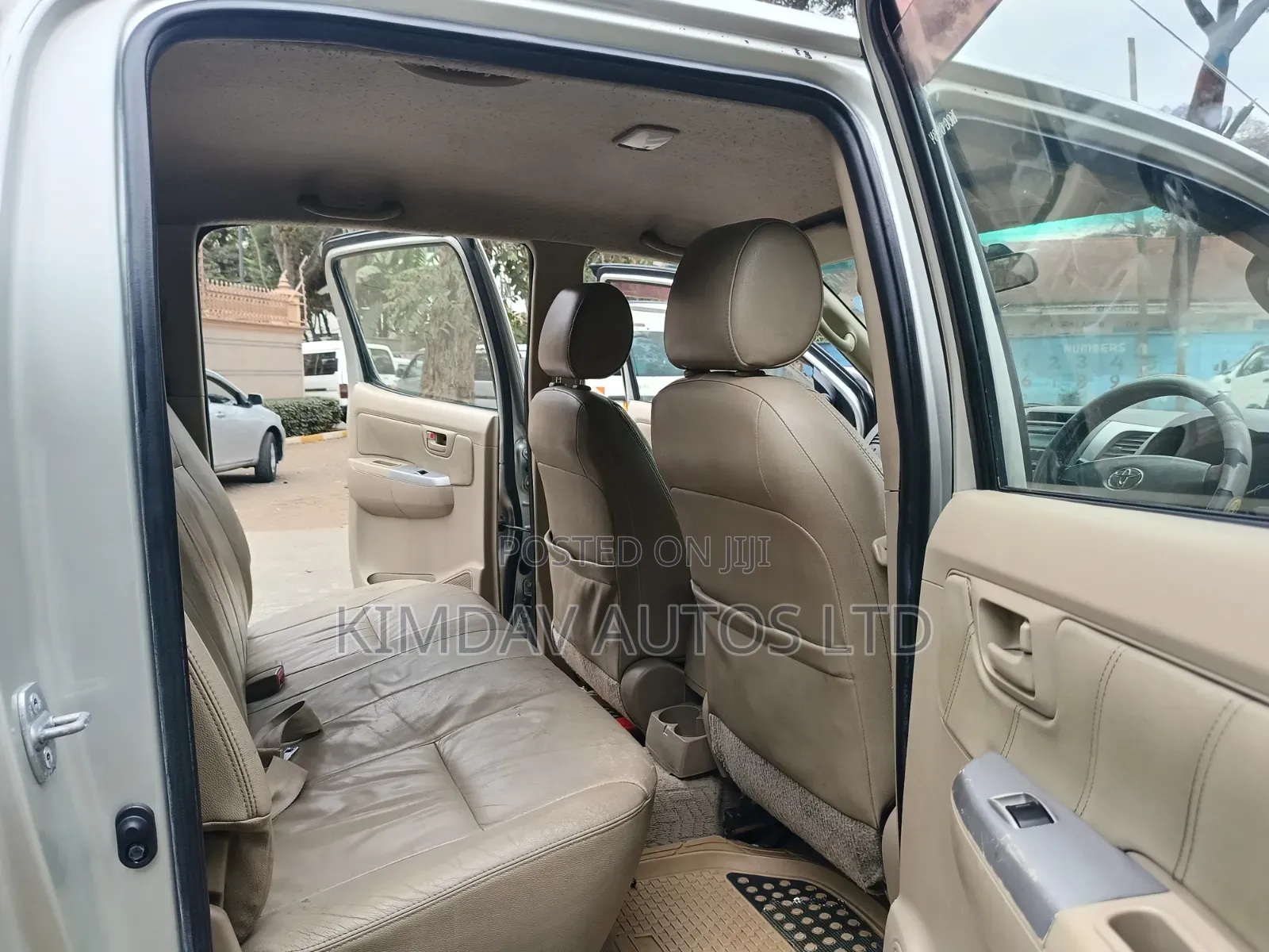 Toyota Hilux 2010 Silver