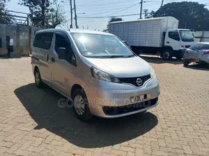 Nissan NP200 2014 Silver