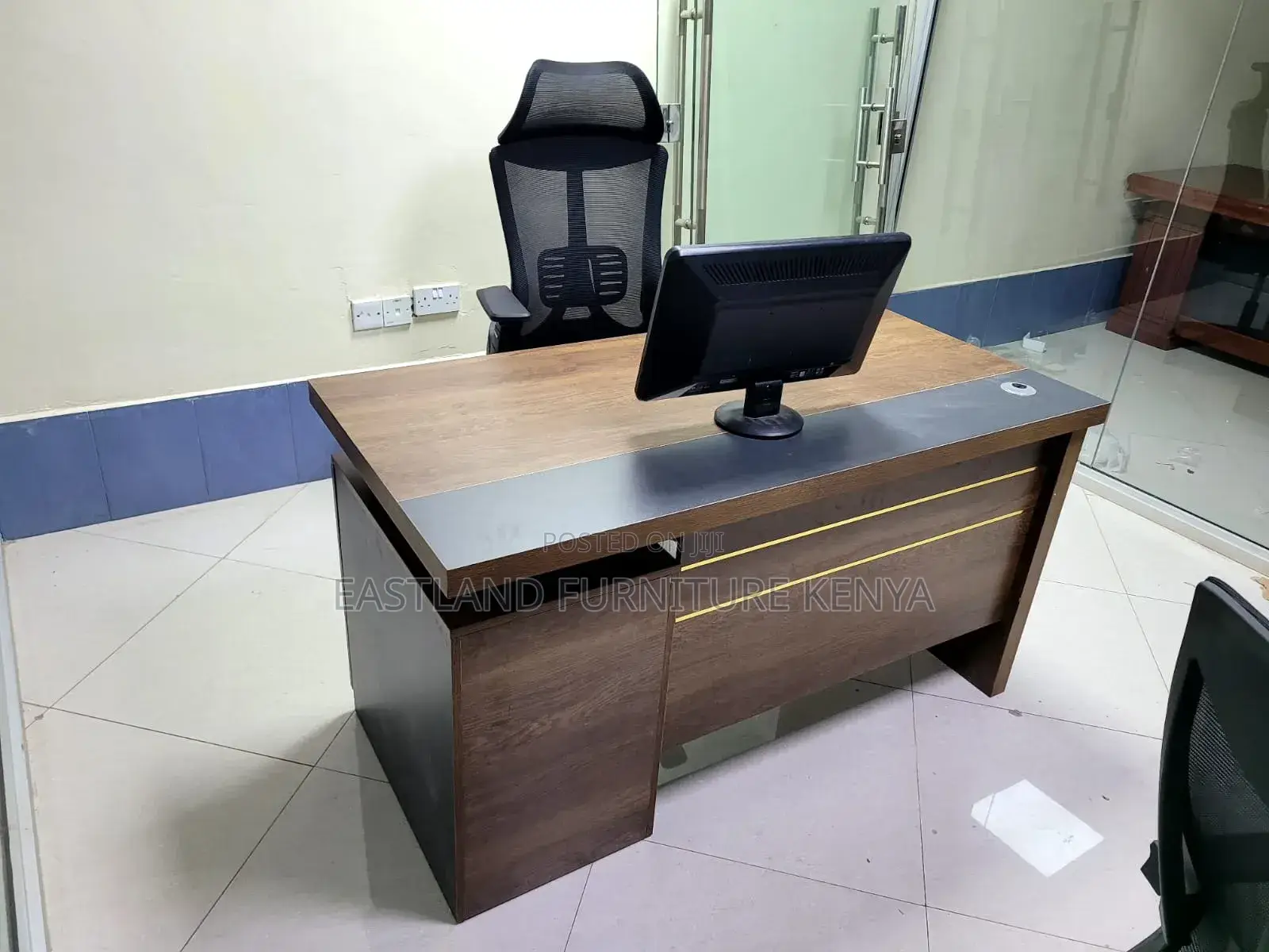 Modern Executive Office Desk - Brown Office Table