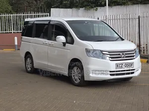 Honda Stepwgn 2013 White