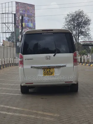 Honda Stepwgn 2013 White