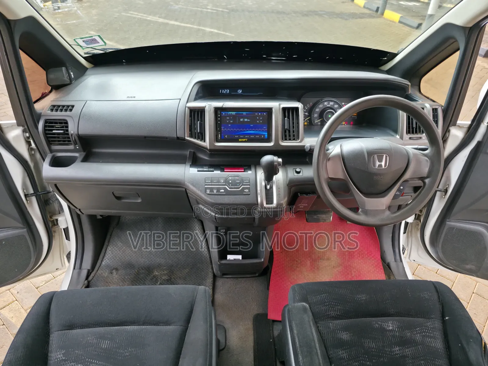 Honda Stepwgn 2013 White