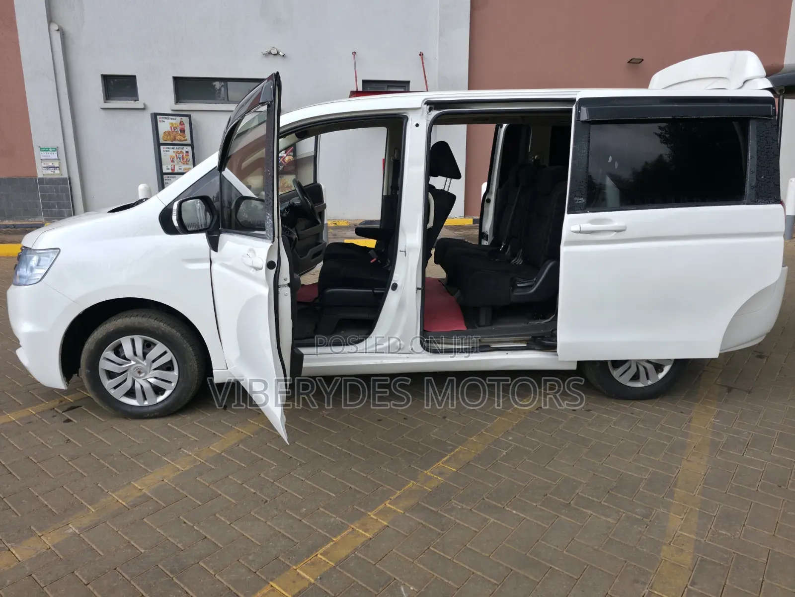 Honda Stepwgn 2013 White