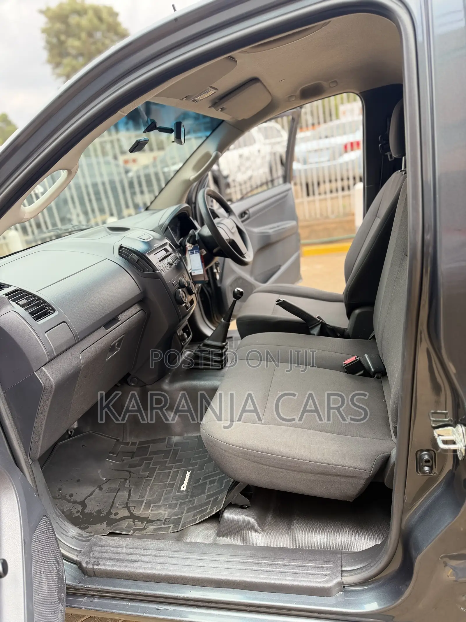 Isuzu D-MAX 2022 Gray