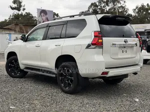 Toyota Land Cruiser Prado 2.7 2019 White