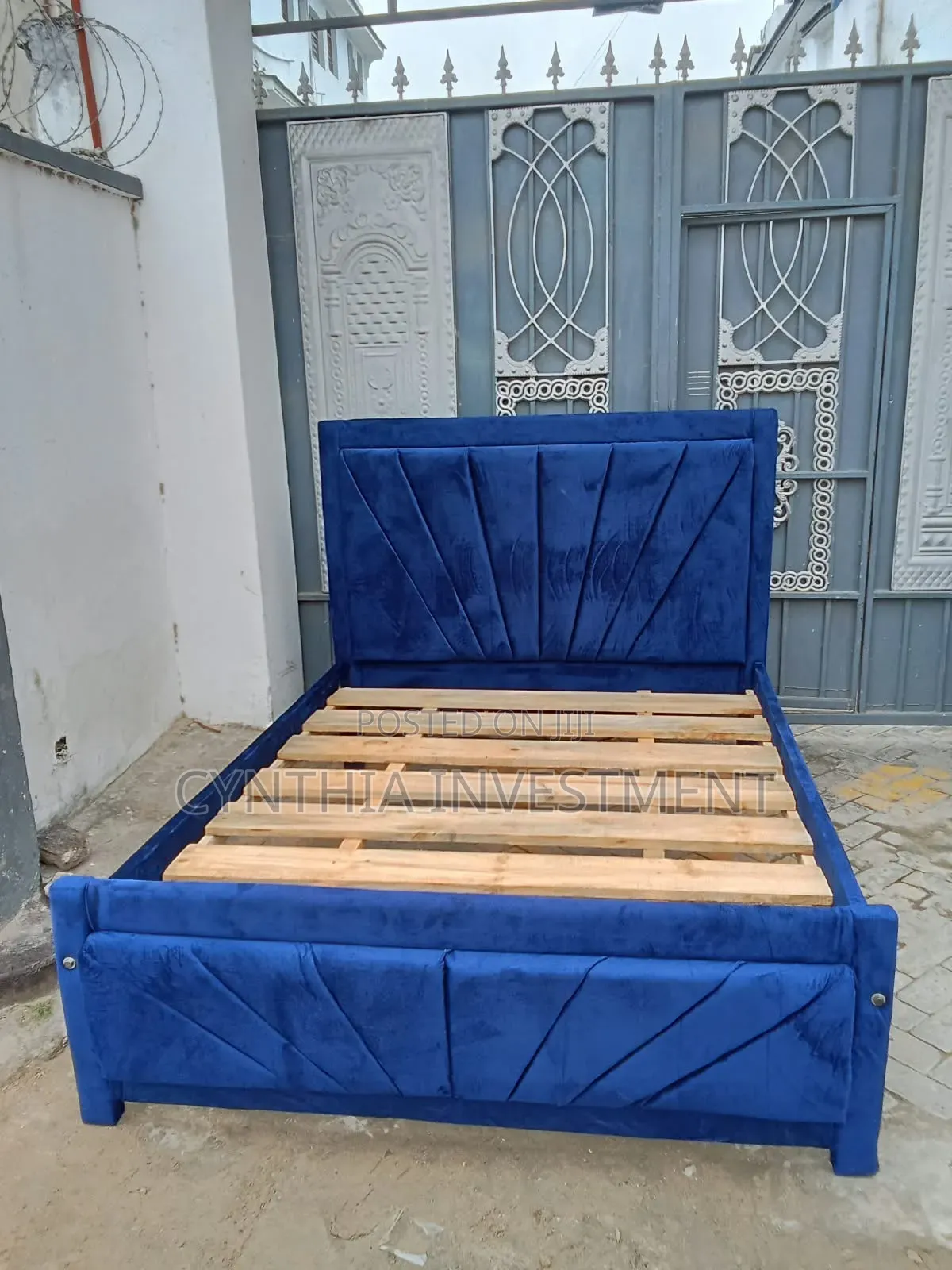 Blue Mocket 5 by 6 Bed