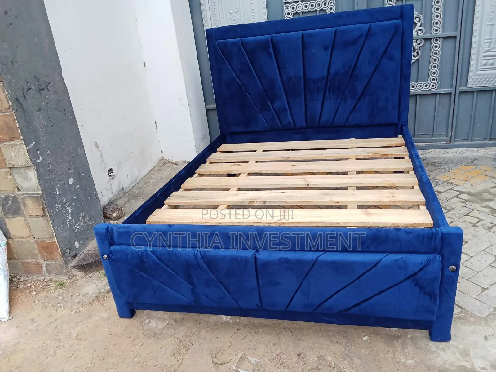Blue Mocket 5 by 6 Bed