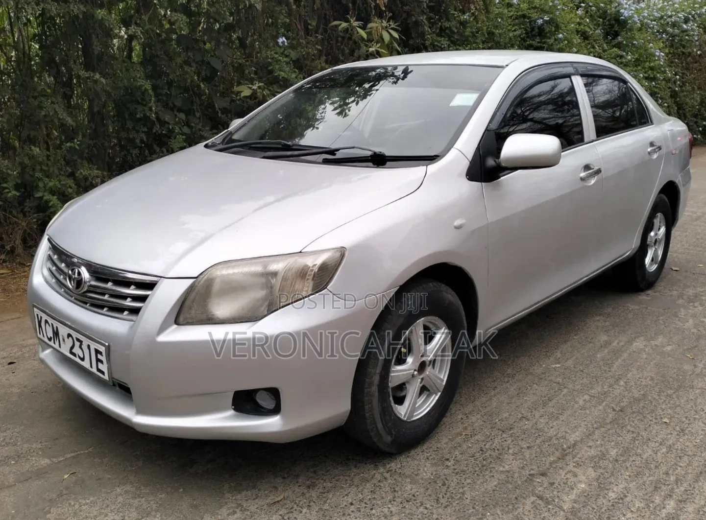 Toyota Axio 2010 Silver