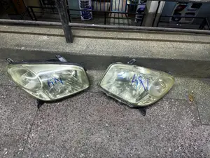 Toyota RAV4 2001-2005 Headlights