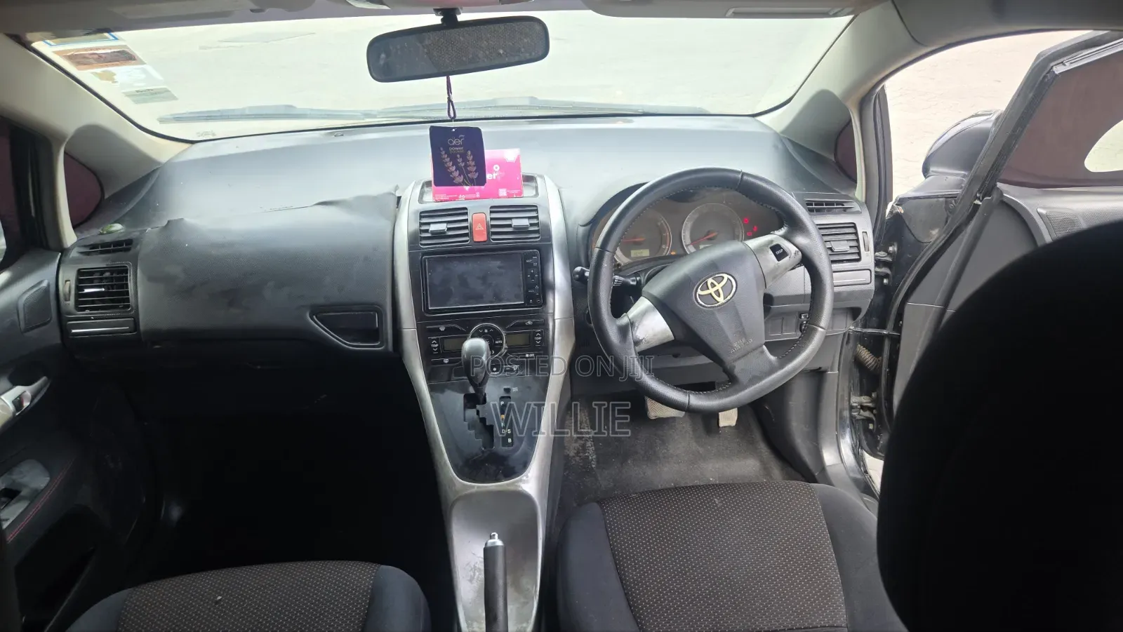 Toyota Auris 2011 Black