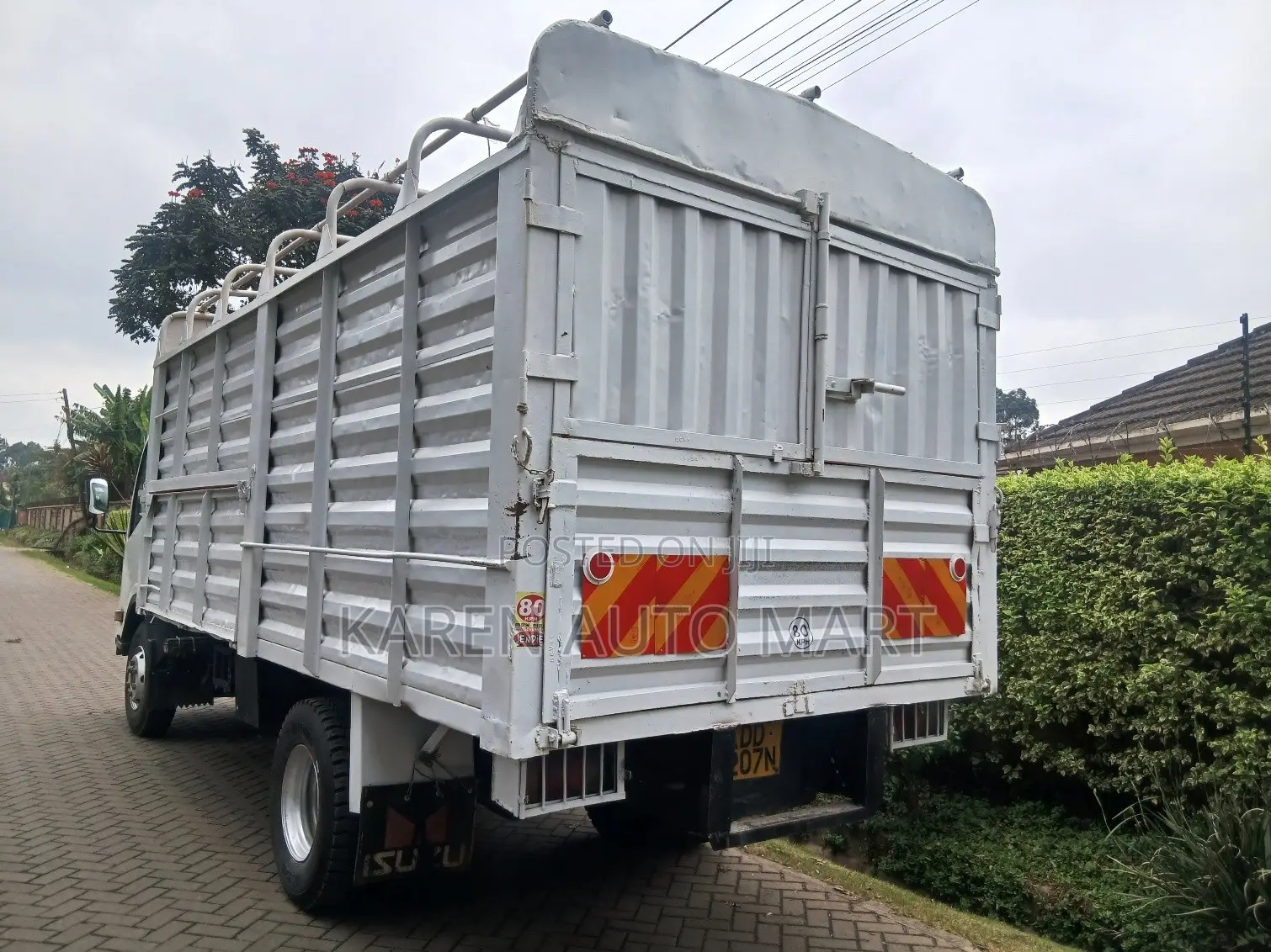 Isuzu NQR Truck