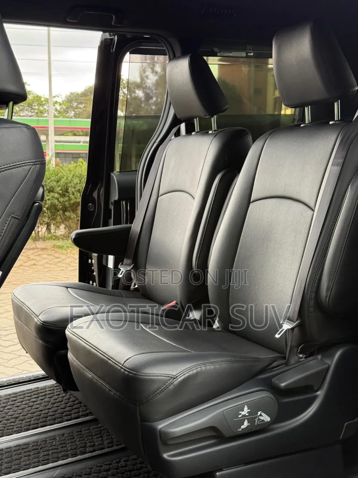 Toyota Noah 2.0 AWD (7 Seater) 2019 Black