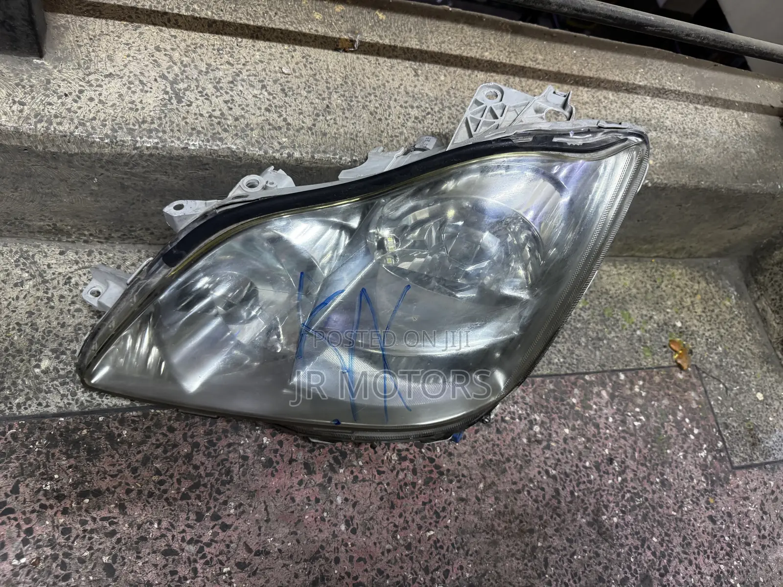 Toyota Crown 2003-2008 Headlights
