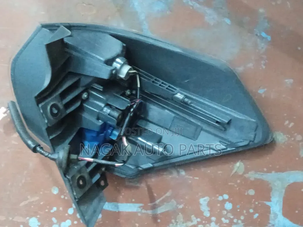 Nissan Extrail 2015 Taillight